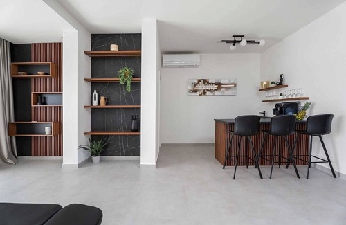 Lokva Rogoznica Villa | Luxurious Seafront Villa on the Omis Riviera - Private Pool, Sauna, Jacuzzi, Gym & Panoramic Views!