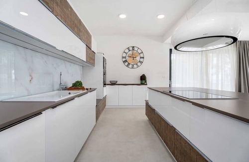 Lokva Rogoznica Villa | Luxurious Seafront Villa on the Omis Riviera - Private Pool, Sauna, Jacuzzi, Gym & Panoramic Views!