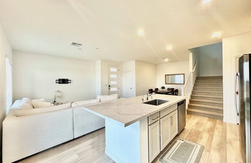 Las Vegas Casa | Luxurious Summerlin Townhome,BEDROOM downstairs/Loft UP with STRIP&CITY VIEWS!!!