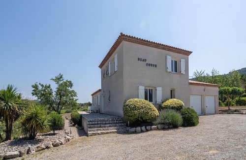 Oupia Villa | Villa de lujo en Oupia con piscina privada