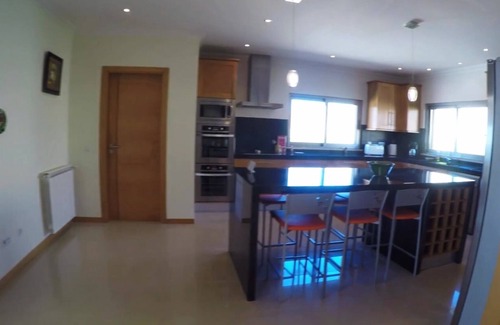 Foz do Arelho Villa | Villa de lujo con fantásticas vistas, piscina climatizada, a 5 minutos a pie de la playa