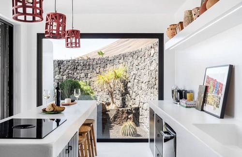 Macher Villa | Villa de lujo con piscina, vistas panorámicas, terraza con jardín, aire acondicionado y Wi-Fi