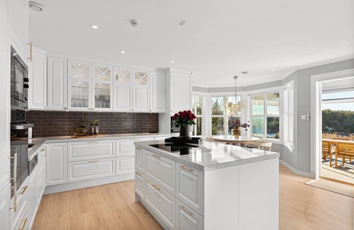 Godvik Villa | Luxurious waterfront Villa w/Boat&kayaks. Only 15 min from Bergen city center!