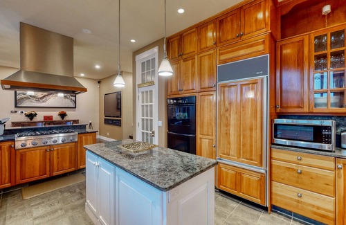 Warren Casa | Luxurious winter chalet by Sugarbush Resort with private sauna