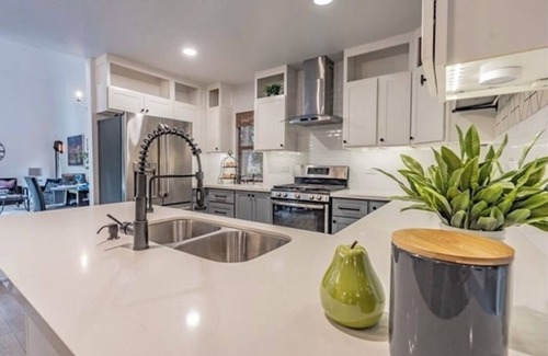 Puyallup Casa | Luxurious Wooded Hideaway