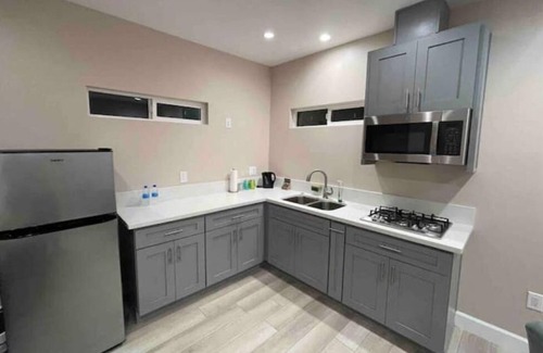 Agua Dulce Casa | Luxury 1 bedroom suit with patio and Laundry unit