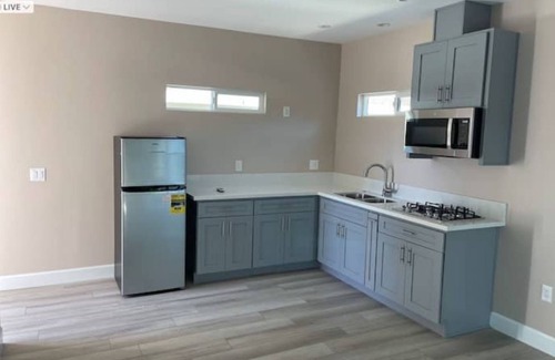 Agua Dulce Casa | Luxury 1 bedroom suit with patio and Laundry unit