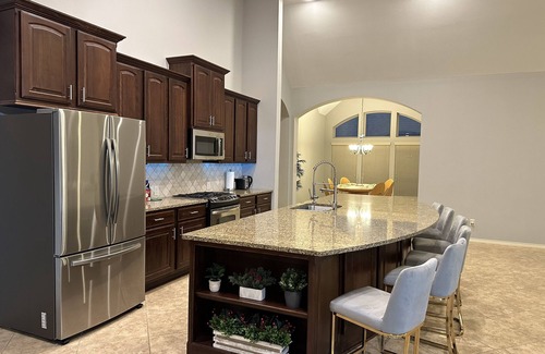 Lake Houston Casa | Luxury 1 story 3,272 SF. 12 miles from IAH airport