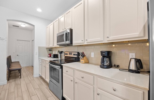 Loughman Casa | Luxury 13 Bedroom Disney Villa Pool SPA Game Room WI-FI 13 Villa by RedAwning