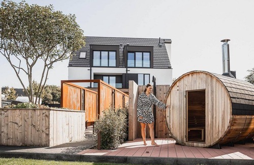 Jabbeke Casa | Luxury 16-person wellness villa with sauna, jacuzzi, jeu de boules court and outdoor kitchen