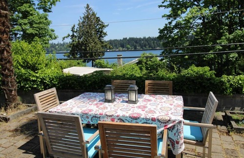 Mercer Island Casa | Luxury 180 degree Lake View N Mercer Island Home