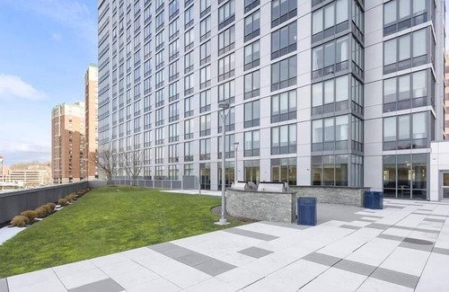 White Plains Apartamento | Luxury 1BR in Downtown | Full Kitchen | W&D