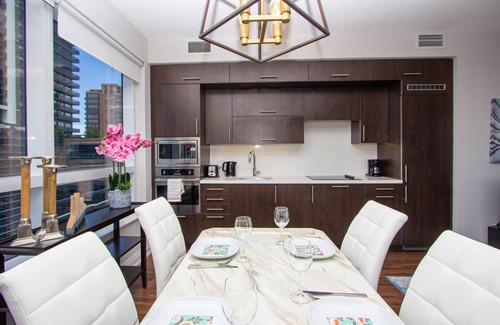 Willowdale Apartamento | Luxury 2 BDR condo/ Amazing view parking/ subway/ North York