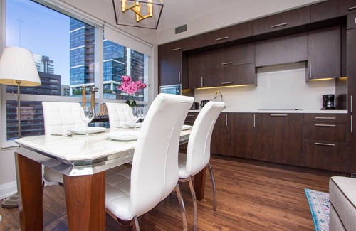 Willowdale Apartamento | Luxury 2 BDR condo/ Amazing view parking/ subway/ North York