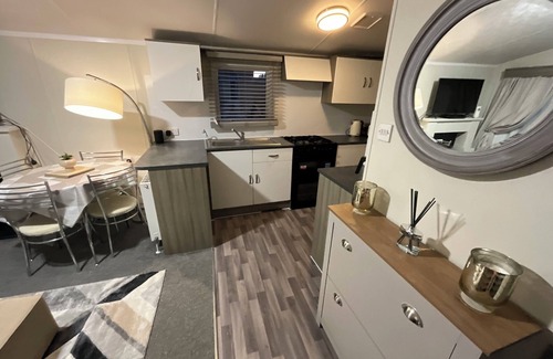 Colchester Cabina | Luxury 2- Bed Caravan in Mersea Island Colchester