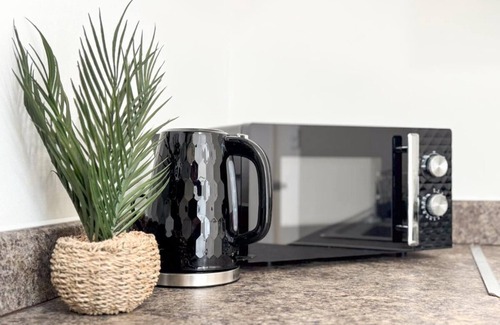 Tooting Apartamento | Luxury 2 Bed Flat - 1 Min Walk to Tooting Broadway Metro Station