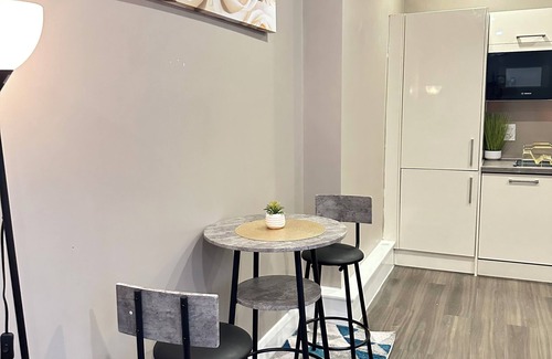 Dudley Apartamento | Luxury 2 bed flat with a kitchen and its family friendly too!