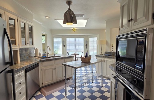 Belton Casa | Luxury 2-Story Home with Pool, Hot Tub & Private Master Suite Near Belton Lake