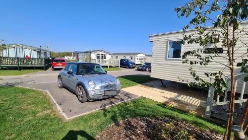 Dogdyke Casa | Luxury 2019 8 berth Caravan with Hot Tub @ Tattershall Lakes