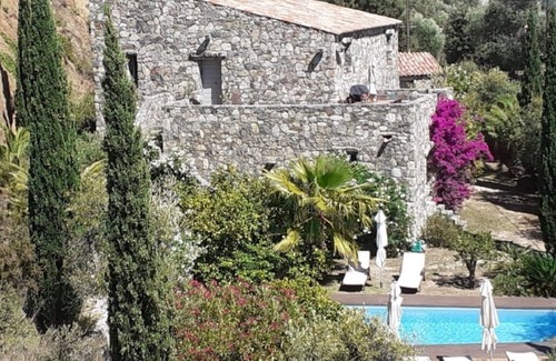 Calenzana Casa | LUJOSA CASA DE PERSONAJES DE 270M² EN PIEDRAS ANTIGUAS CON PISCINA CLIMATIZADA, CERCA DE CALVI