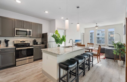 Stony Ridge North Apartamento | Luxury 2BD/2BA Next to Airport 1984