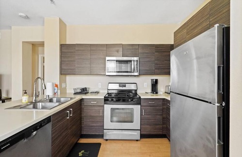 Orange Apartamento | Luxury 2BR/2BA! 5 MIN to Disney!