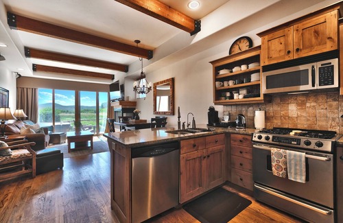 Kimball Junction Casa | Luxury 2BR Park City Retreat with Mountain & Preserve Views & Saltwater Hot Tub