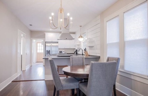 North University Casa | Luxury 3/2 Home Only Blocks From UT Campus