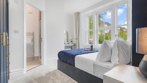 Cirencester Apartamento | Luxury 3-Bed Cirencester Apartment with garden, parking and EV charger