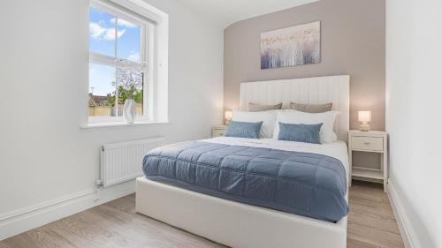 Cirencester Apartamento | Luxury 3-Bed Cirencester Apartment with garden, parking and EV charger