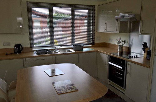 King's Lynn Casa | Three Bedroom Lodge 11