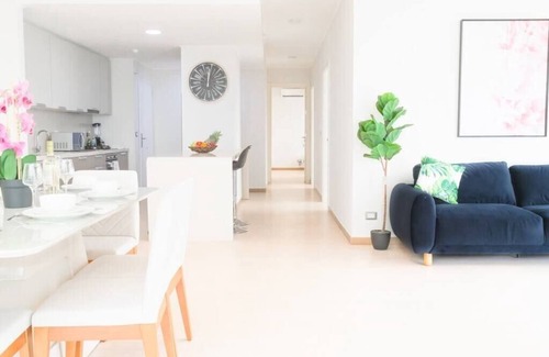 Tumba Vieja Apartamento | Luxury 3 Bedroom Oceanview apt parkingandbalcony
