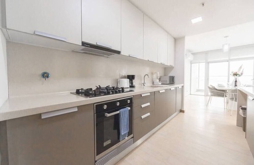Tumba Vieja Apartamento | Luxury 3 Bedroom Oceanview apt w parking balcony