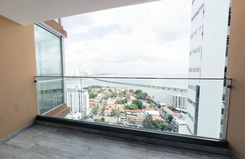 Tumba Vieja Apartamento | Luxury 3 Bedroom Oceanview apt w parking balcony