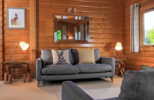 Winchester Cabina | Luxury 3 bedroom Scandinavian Lodge v(sleeps 6)