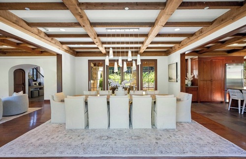 Sonoma County Villa | Finca de lujo de 15 hectáreas en Calistoga: Piscina, vistas al viñedo y fogata