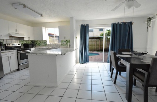 Margate Casa | Luxury 3BDR + Pool