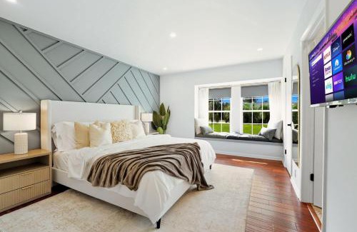 Cypress Gardens Casa | Luxury 3BR with Private POOL & GAME ROOM, only 4 MIN to LEGOLAND
