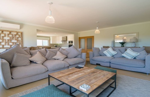 Atalaia Casa | Luxury 4 Bedroom Detached Villa on Boavista Golf Resort, Lagos