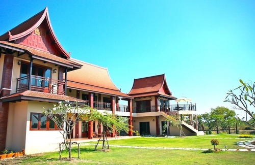 Udon Thani Villa | Villa de lujo de 4 dormitorios con piscina totalmente equipada ubicada en los campos de arroz de Isan