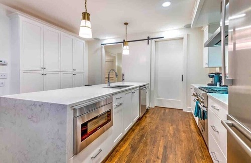 Hillsboro West End Casa | Luxury 4 Bedroom Home Game Room 13 Beds!