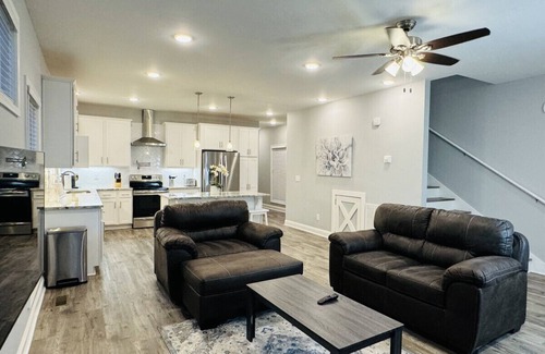 Augusta Casa | Luxury 4B/4.5b Home, EV Charger, deck by MCG #9