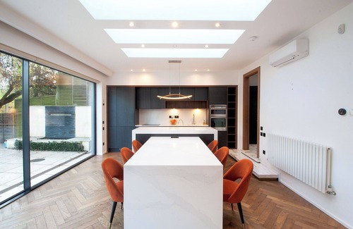 Cray Valley West Casa | Luxury 5-Bed, 4-Bath Home for the Ultimate Escape