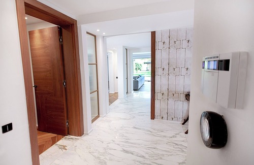 Cray Valley West Casa | Luxury 5-Bed, 4-Bath Home for the Ultimate Escape