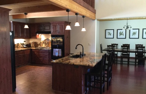 Shaver Lake Casa | Lujo 5 habitaciones 4. 5 baños Shaver Lake Home en Wildflower Village