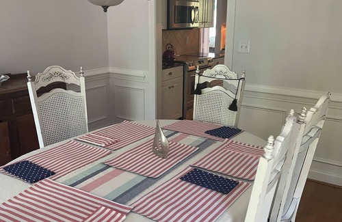 Cedar Point Casa | Luxury 5-bedroom house in Cedar Point with AC, WiFi, hotub, private yard & more!