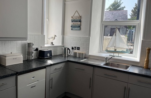 Nefyn Casa | Luxury 5 bedroom holiday home in an idylic seaside town in the Llyn Peninsula
