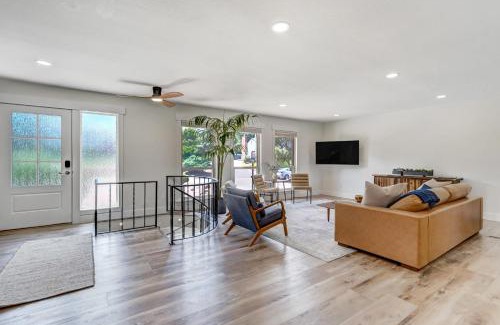 Northeast Colorado Springs Casa | Luxury 5BD Retreat Hot Tub Fire Table Mtn Views
