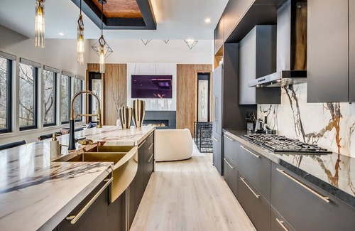 Cliftondale Casa | Luxury 5BR Retreat w/ Pool, Hot Tub, Basketball