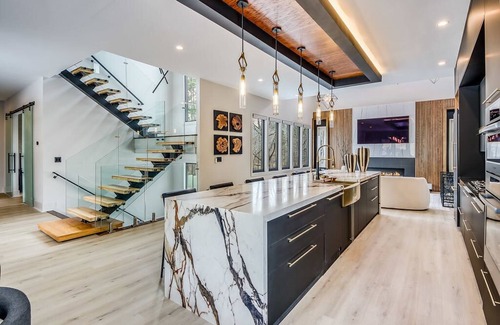 Cliftondale Casa | Luxury 5BR Retreat w/ Pool, Hot Tub, Basketball